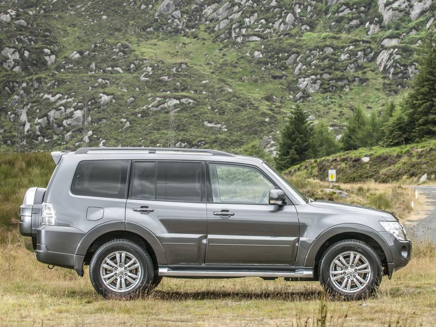  Mitsubishi Pajero Executive 2014 года  (фото 4 из 8)
